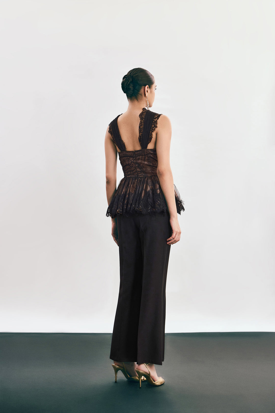 ELYS LACE TOP